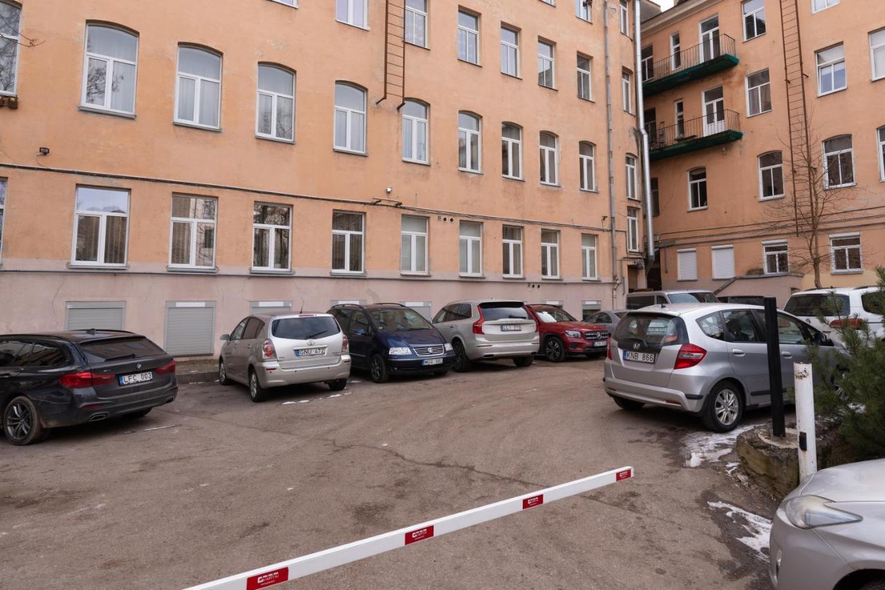 Apartment Go To *