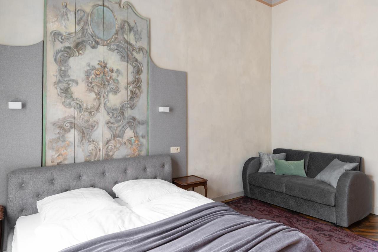 Apartment Go To *