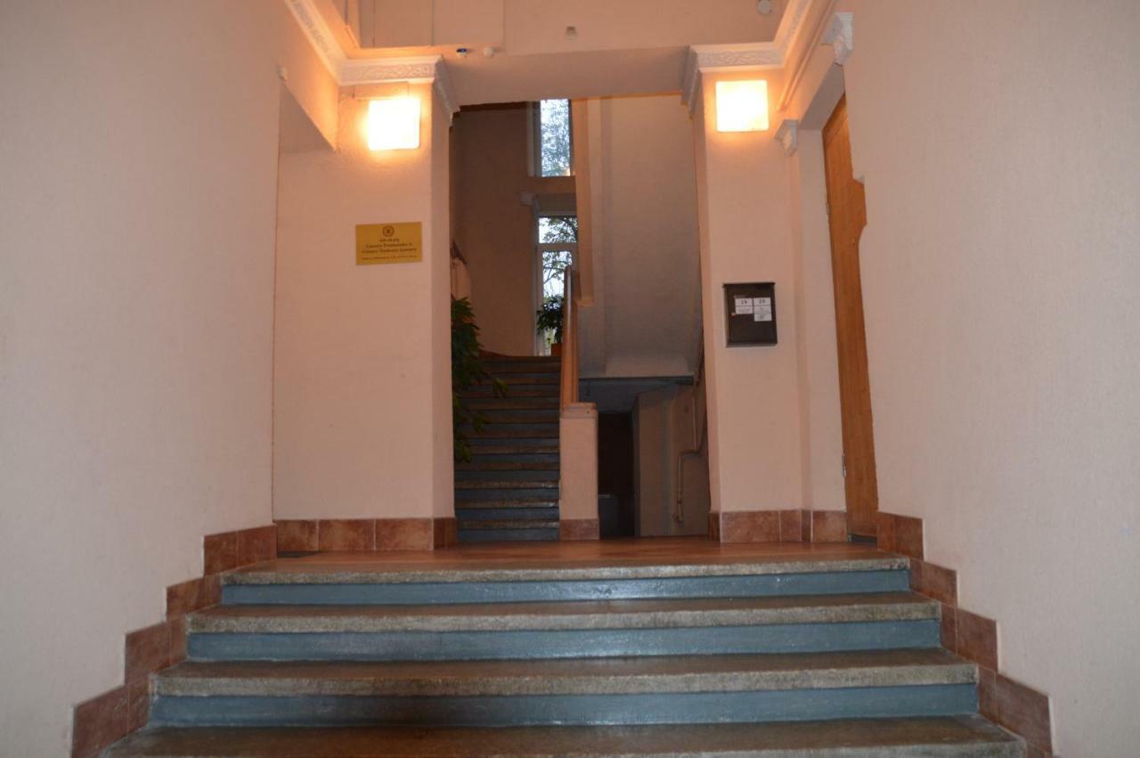 Apartment Go To *